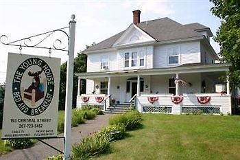 The Young House Bed And Breakfast Millinocket ภายนอก รูปภาพ