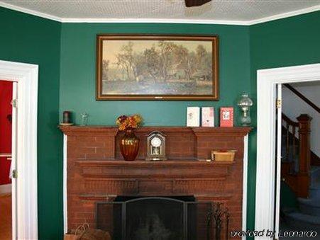 The Young House Bed And Breakfast Millinocket ภายใน รูปภาพ