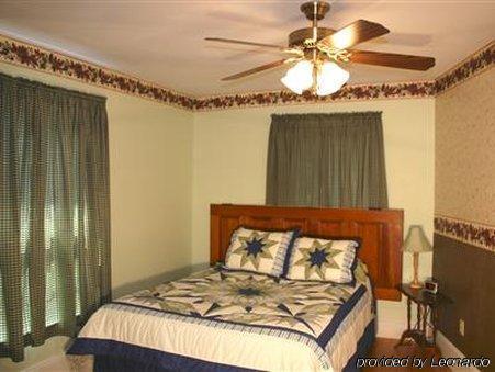 The Young House Bed And Breakfast Millinocket ห้อง รูปภาพ