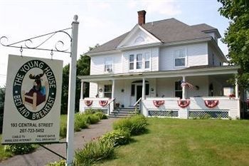 The Young House Bed And Breakfast Millinocket ภายนอก รูปภาพ