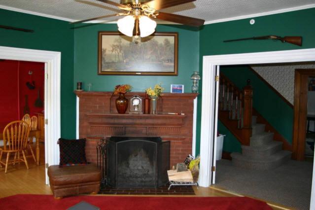 The Young House Bed And Breakfast Millinocket ภายนอก รูปภาพ