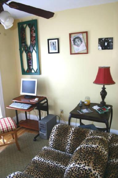 The Young House Bed And Breakfast Millinocket ภายนอก รูปภาพ